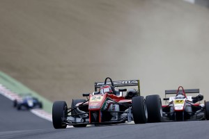 Auer on top at Brands. © FIA.