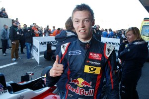 Daniil Kvyat (Carlin). © FIA