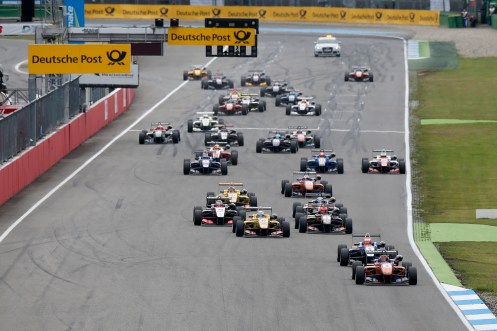 Auer leads the field. © FIA.