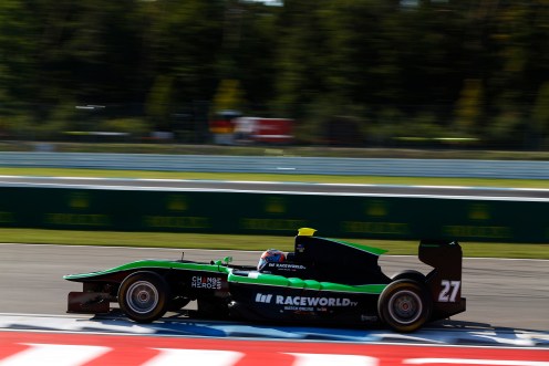 © Sam Bloxham/GP3 Series Media Service.