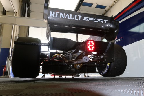 Tyre changes ahead for Formula Renault. © Renault Sport Media.