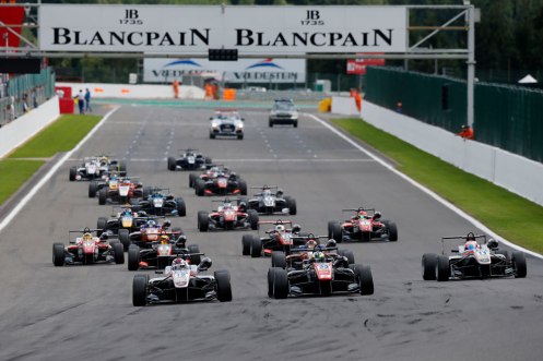 Eriksson (22) took the lead at the start. © FIA / Thomas Suer