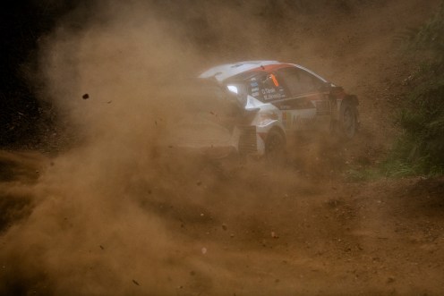 ap-1xh22dzth2111_news